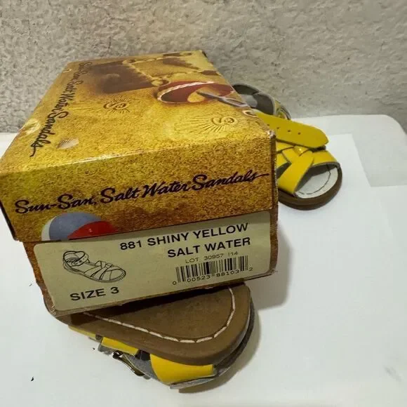 Salt Water Sun-San Surfer Sandals size 3 shiny yellow - Picture 5 of 5